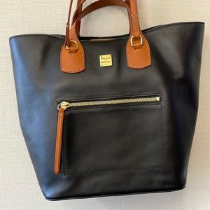 Dooney & Bourke Large Jenny Bag!